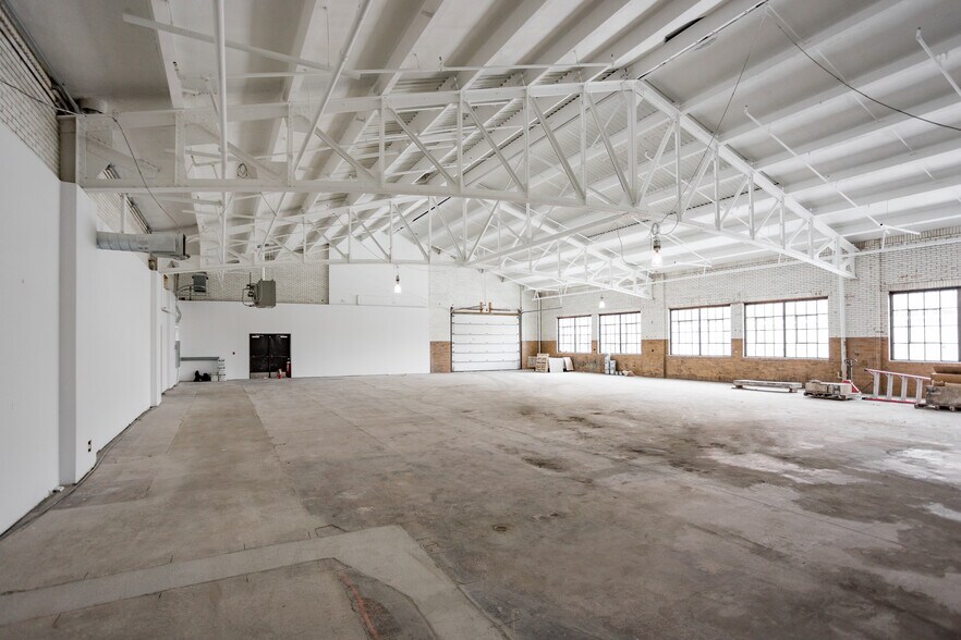 More Photos Of 6001 Cass Ave, Detroit Office For Lease