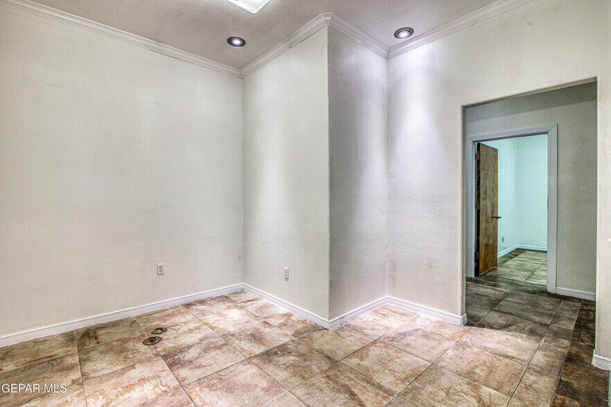 More Photos Of 550 S Mesa Hills Dr, El Paso Medical For Lease