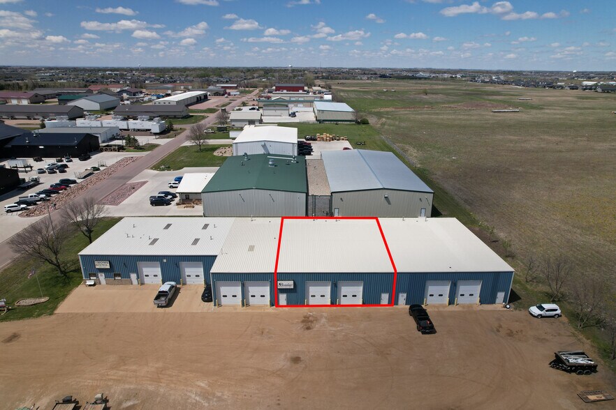 More Photos Of 1810 Mindy St, Tea Industrial For Lease