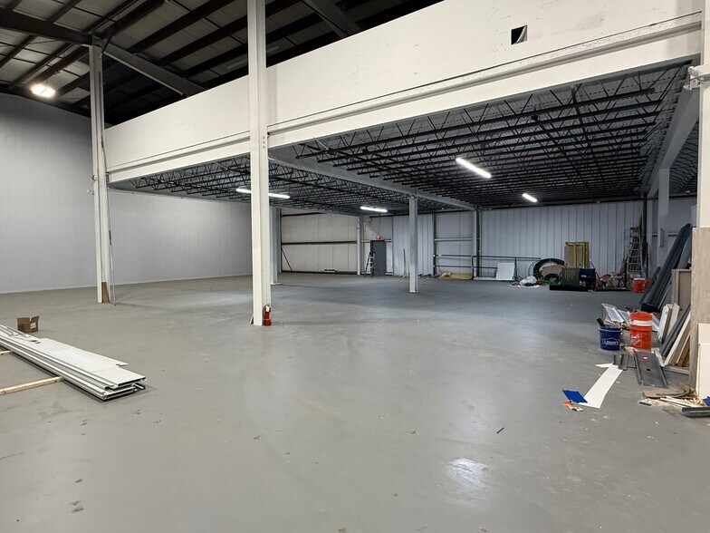 More Photos Of 1437 Bedford St, Abington Industrial For Sale