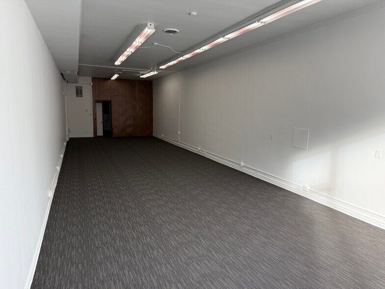 More Photos Of 2628-2634 W Touhy Ave, Chicago Storefront Retail Office For Lease