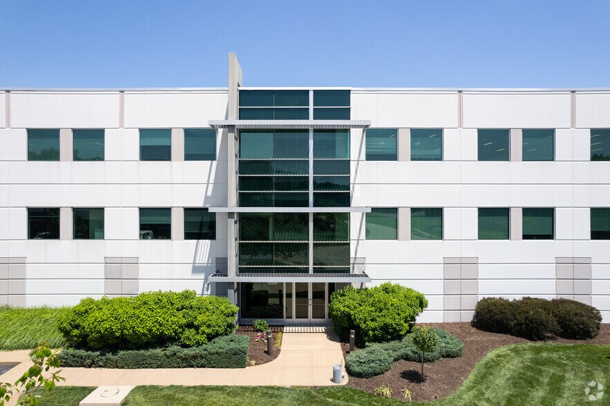 More Photos Of 1285 Fern Ridge Pky, Creve Coeur Office For Lease