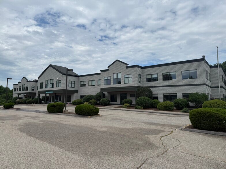Primary Photo Of 2 Stonewood Dr, Freeport Office For Lease