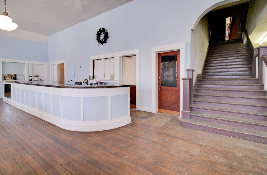 More Photos Of 155 S Miami Ave, Miami Storefront Retail Residential For Sale