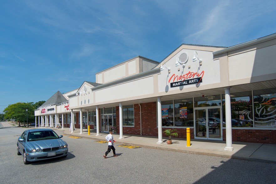 More Photos Of 533-555 Main St, East Greenwich Unknown For Lease