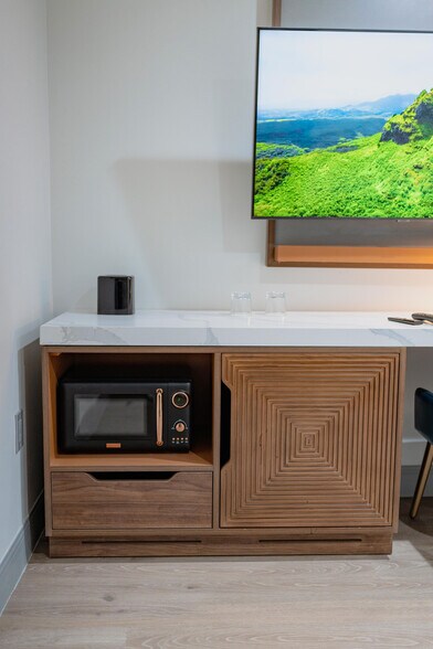 More Photos Of 1107 N Broadway, Santa Maria Hotel For Sale