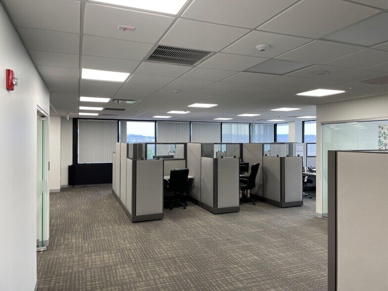 More Photos Of 4 Mountainview Ter, Danbury Office For Lease