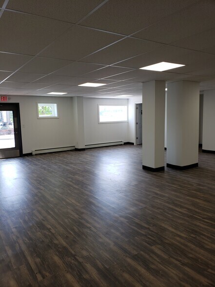 More Photos Of 326 S Main St, Manville Storefront Retail Residential For Lease