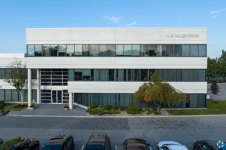 More Photos Of 1 Valleywood Dr, Markham Flex For Lease