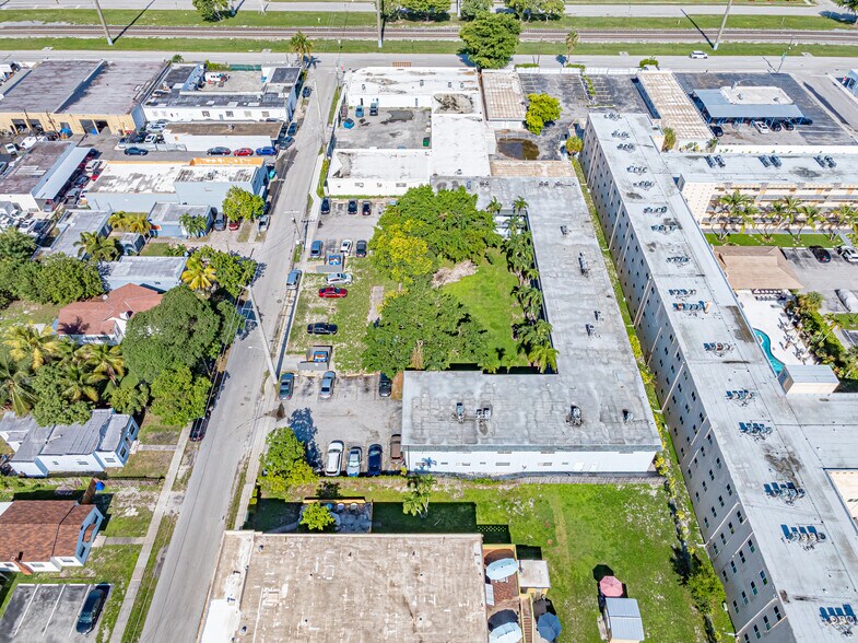 More Photos Of 2134 Lincoln St, Hollywood Apartments For Sale
