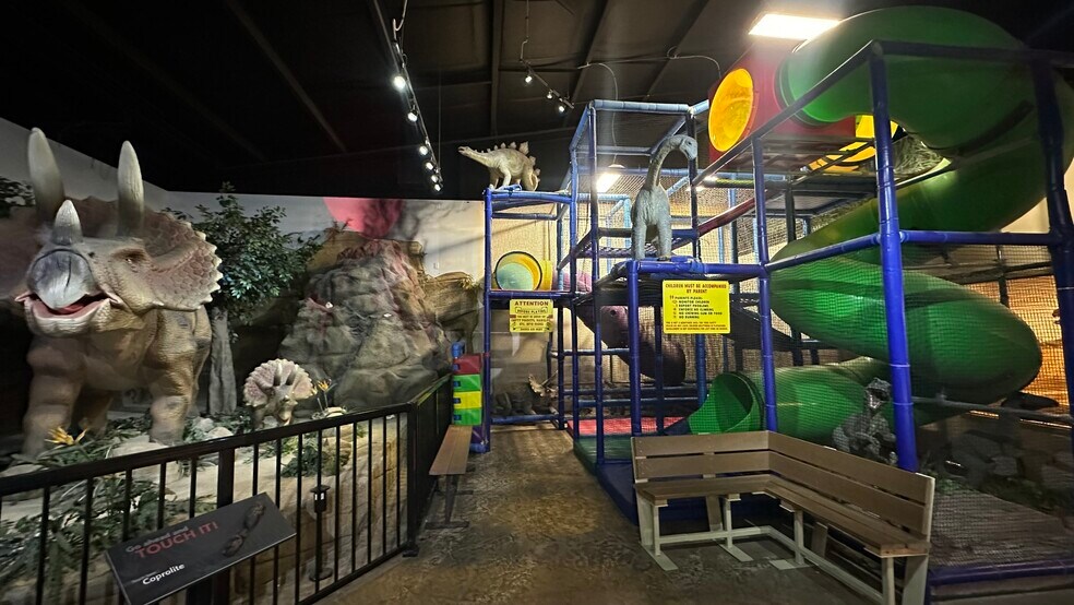 More Photos Of 1381 Dinosaur trail, Drumheller Storefront For Sale