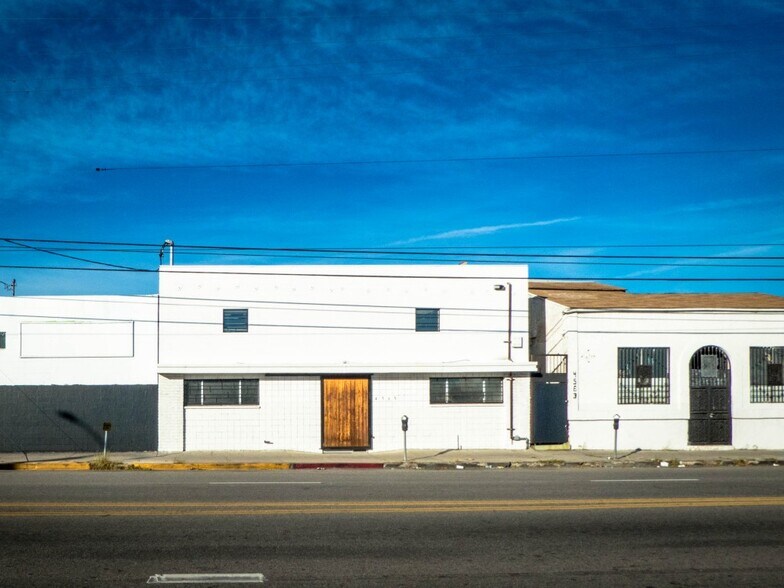 Primary Photo Of 4565 Santa Monica Blvd, Los Angeles Showroom For Sale