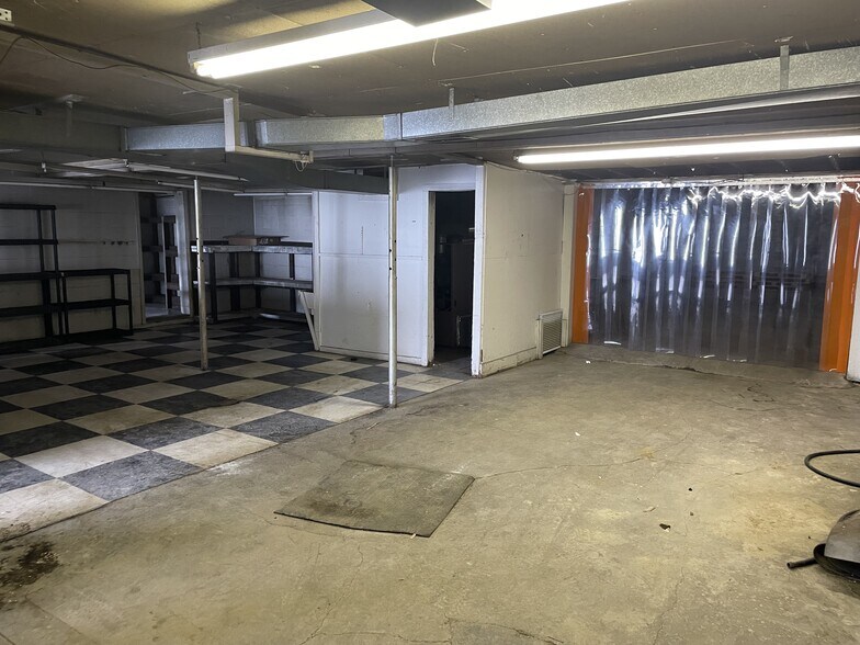 More Photos Of 1992 Mount Pleasant Rd, Greensburg Showroom For Lease