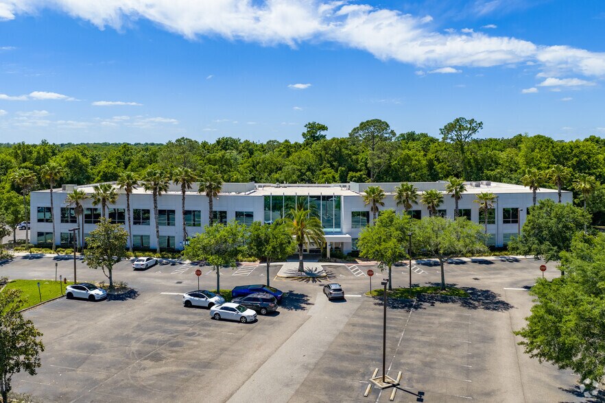 More Photos Of 7560 Red Bug Lake Rd, Oviedo Medical For Lease