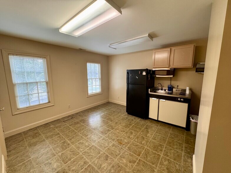 More Photos Of 25 Belden Ave, Norwalk Office For Lease