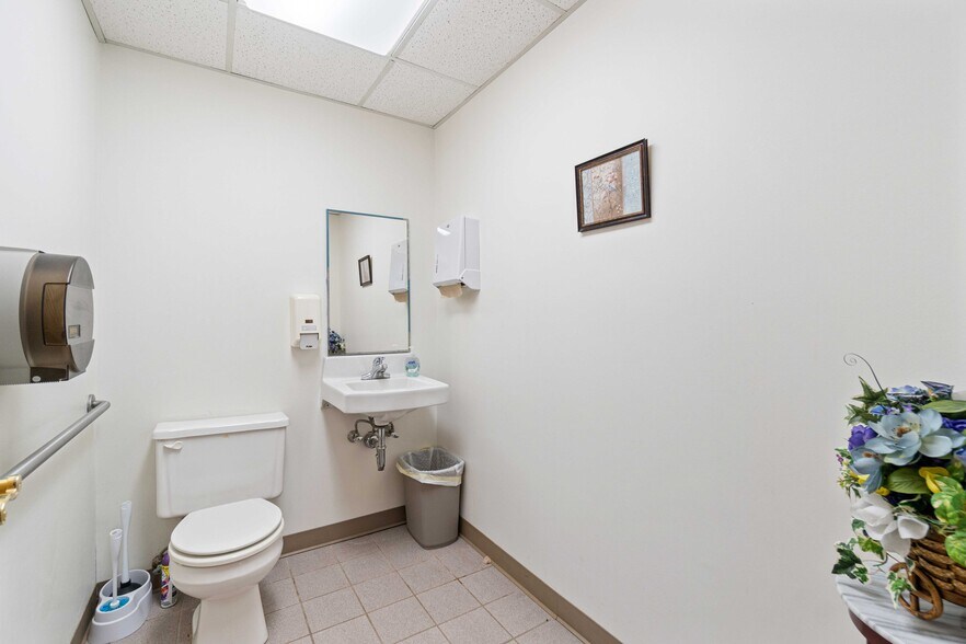 More Photos Of 13049 Frankstown Rd, Pittsburgh Medical For Sale