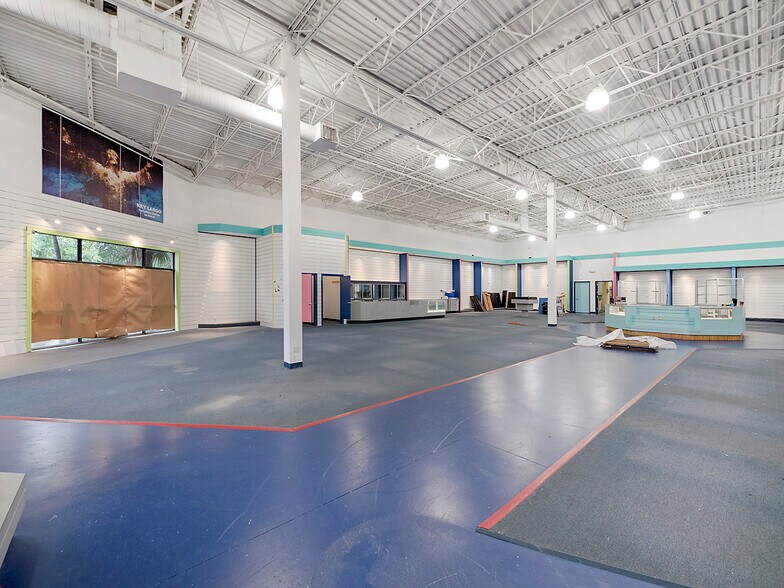 More Photos Of 4074 Northlake Blvd, Palm Beach Gardens Freestanding For Lease