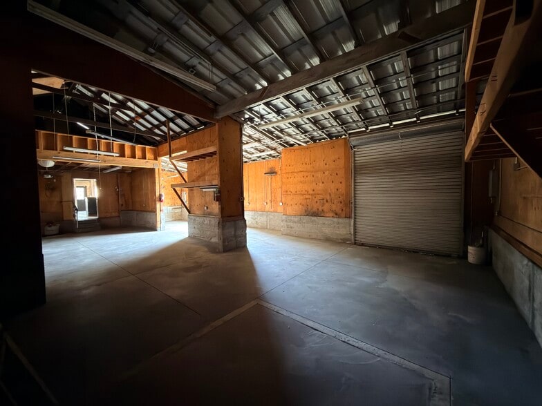 More Photos Of 555 Spring Rd, Moorpark Manufacturing For Lease