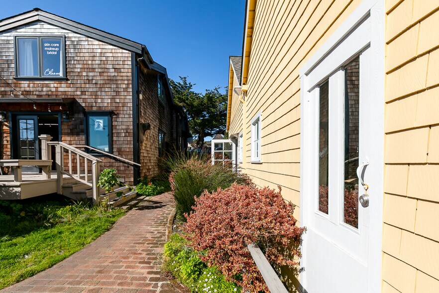 More Photos Of 45040 Main St, Mendocino Restaurant For Sale