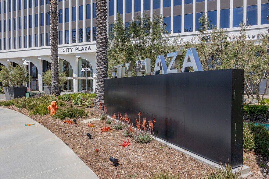 More Photos Of 1 City Blvd W, Orange Office For Lease