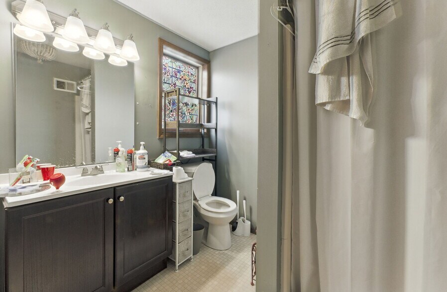 More Photos Of 502 W State St, Hastings Freestanding For Sale