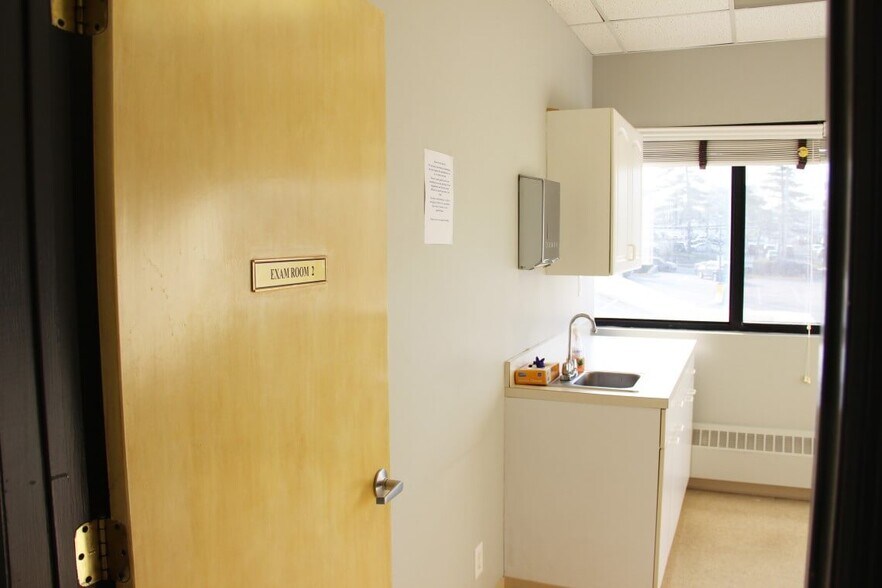 More Photos Of 970 N Broadway, Yonkers Medical For Lease