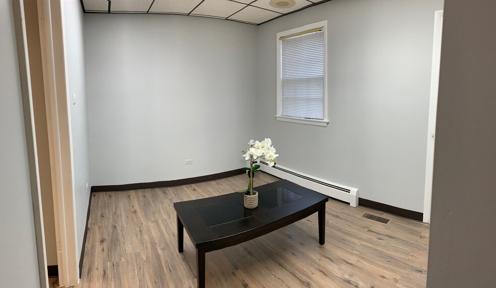 More Photos Of 5508 S Brainard Ave, Countryside Apartments For Lease