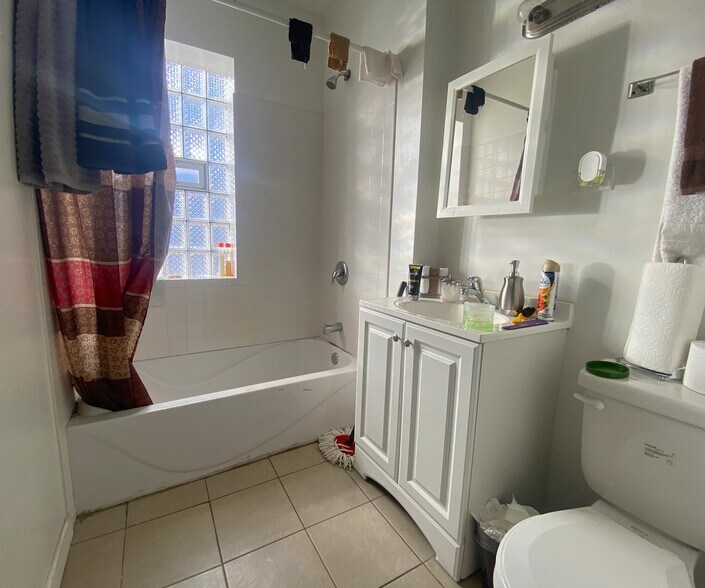 More Photos Of 7932 S Saint Lawrence Ave, Chicago Apartments For Sale