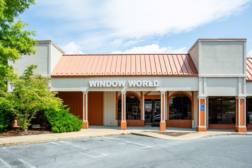 More Photos Of 801-901 W Broad St, Waynesboro Unknown For Lease