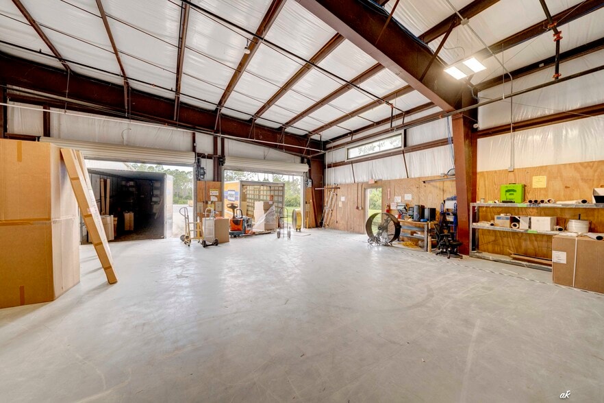 More Photos Of 17684 Cordova Pl, Panama City Beach Distribution For Lease