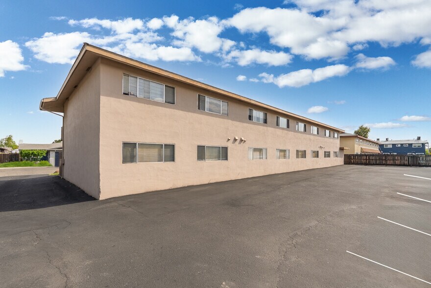 More Photos Of 1510 W 12th St, Tracy Apartments For Sale