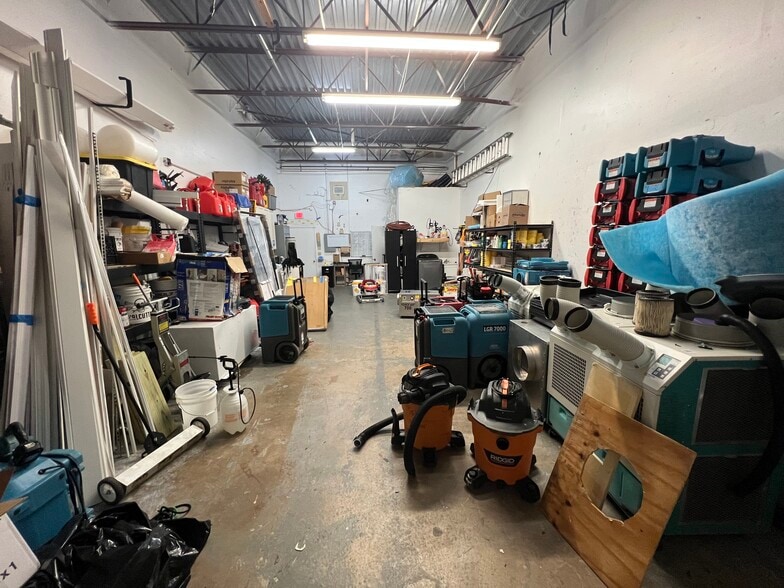 More Photos Of 1095 Jupiter Park Dr, Jupiter Light Manufacturing For Lease