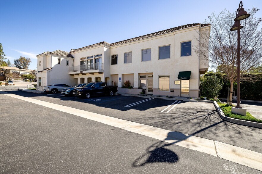 More Photos Of 1868 E Thousand Oaks Blvd, Thousand Oaks Medical For Sale