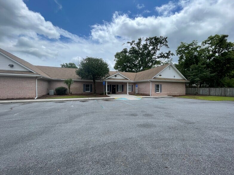 More Photos Of 2812 Williams St, Savannah Medical For Lease