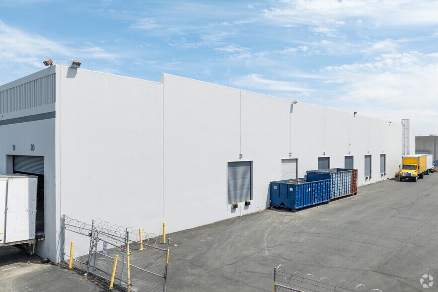 More Photos Of 15160-15304 Spring Ave, Santa Fe Springs Warehouse For Lease