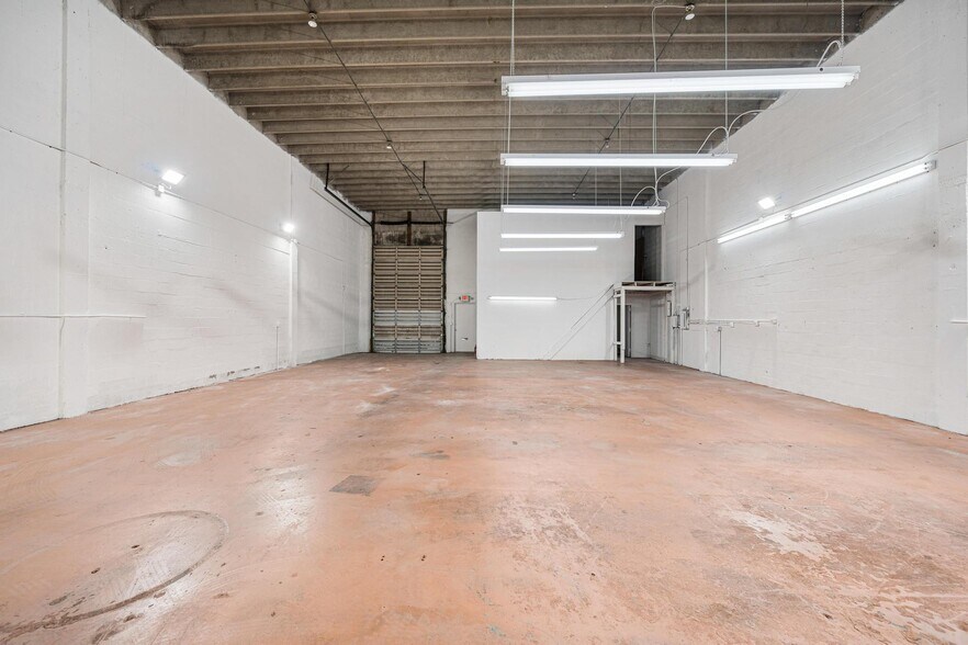 More Photos Of 7315-7335 NW 32nd Ave, Miami Warehouse For Lease