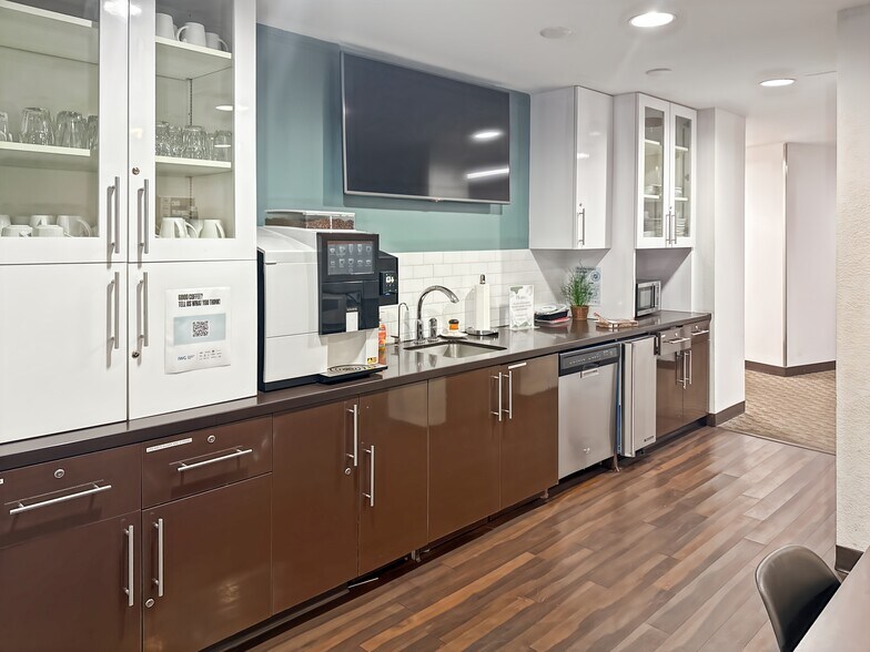 More Photos Of 2266 S Dobson Rd, Mesa Coworking Space