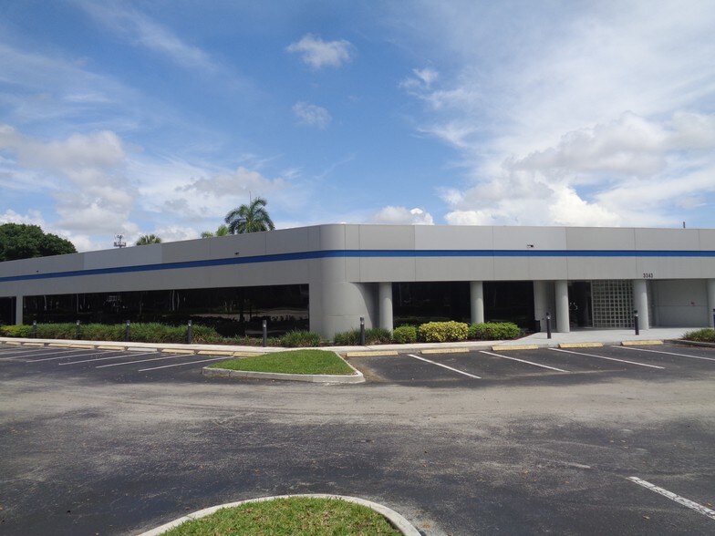 More Photos Of 3343 W Commercial Blvd, Fort Lauderdale Medical For Lease
