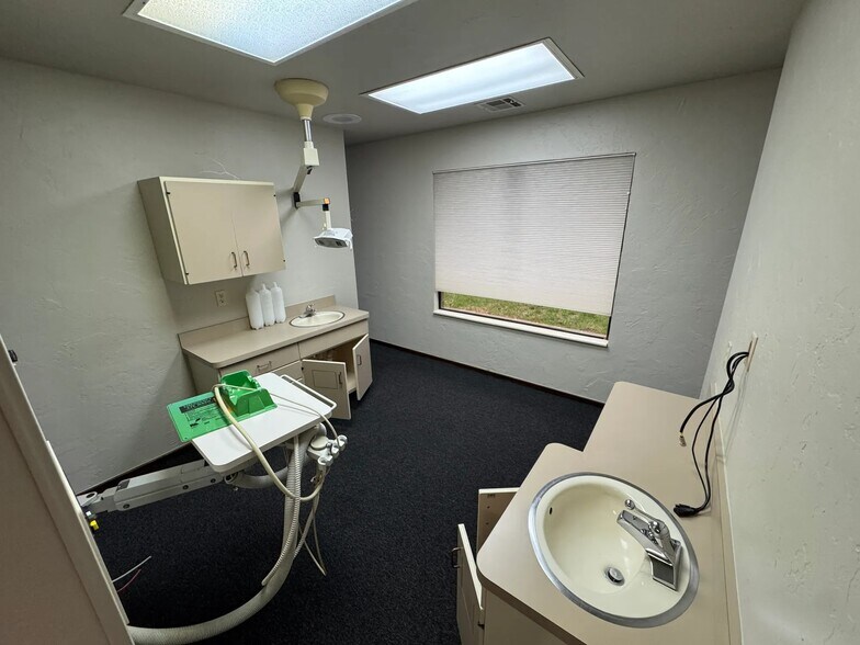 More Photos Of 216 E 10th Street Plz, Edmond Medical For Lease
