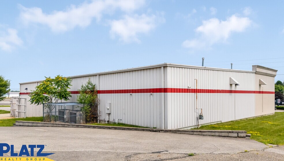 More Photos Of 3454 Youngstown Rd SE, Warren Freestanding For Sale