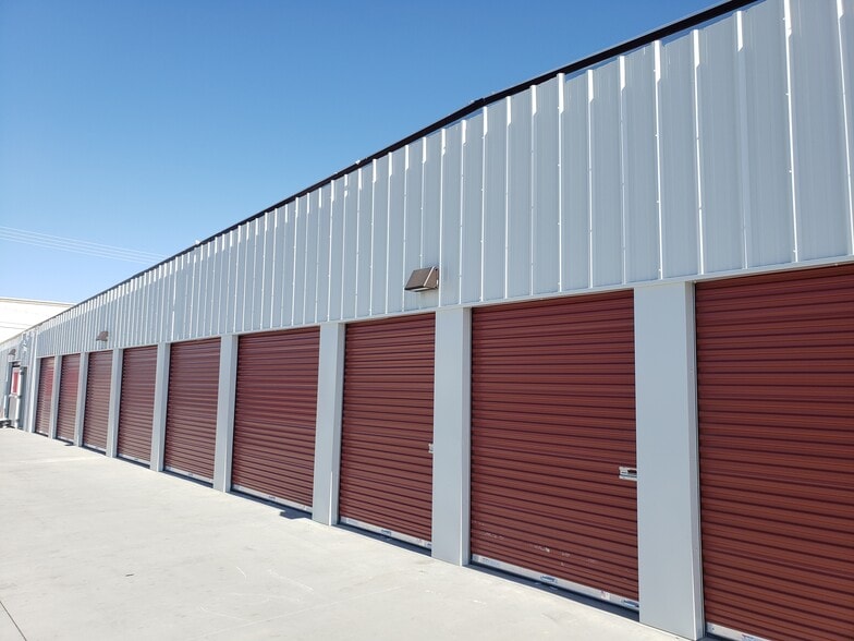 More Photos Of 1402 W Pico Ave, El Centro Self Storage For Lease