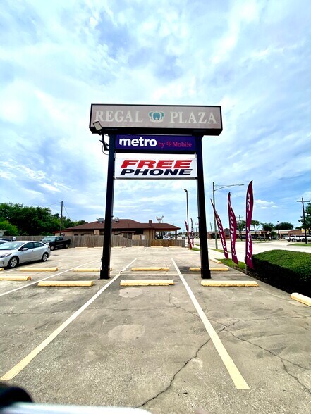More Photos Of 2745-2765 Washington Blvd, Beaumont Unknown For Lease