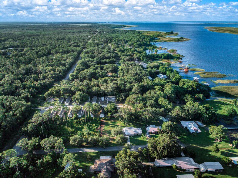 More Photos Of 44 Crawford Dr, Lake Placid Manufactured Housing Mobile Home Park For Sale