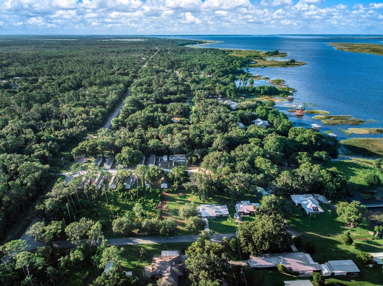 More Photos Of 44 Crawford Dr, Lake Placid Manufactured Housing Mobile Home Park For Sale