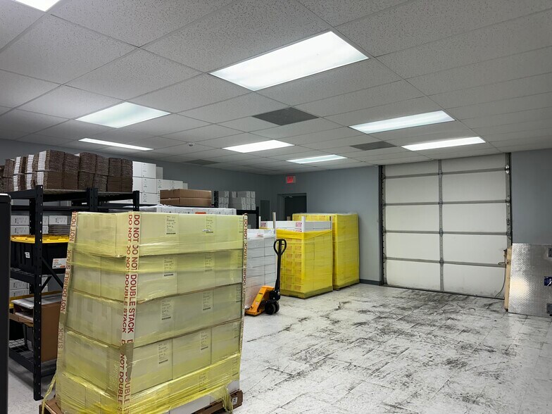 More Photos Of 7531 E Bartlett Corp Cv, Memphis Flex For Lease