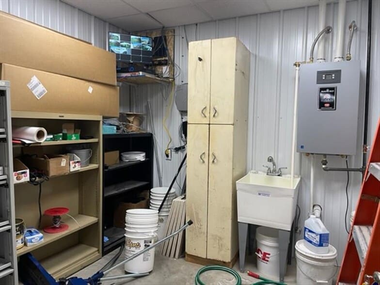 More Photos Of 204 W Bourke, Macon Warehouse For Sale