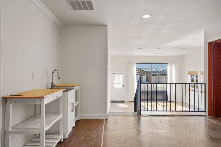 More Photos Of 267 Washington St, Monument Office Residential For Sale