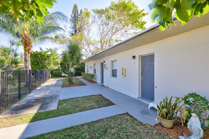 More Photos Of 741 Hibiscus Ave, Pompano Beach Apartments For Sale