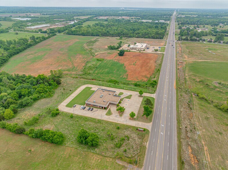 More Photos Of 15679 NE 23rd St, Choctaw Medical For Sale