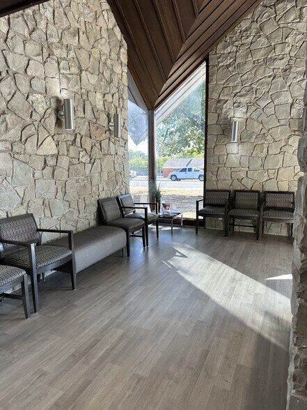 More Photos Of 3501 NW 50th St, Oklahoma City Medical For Lease